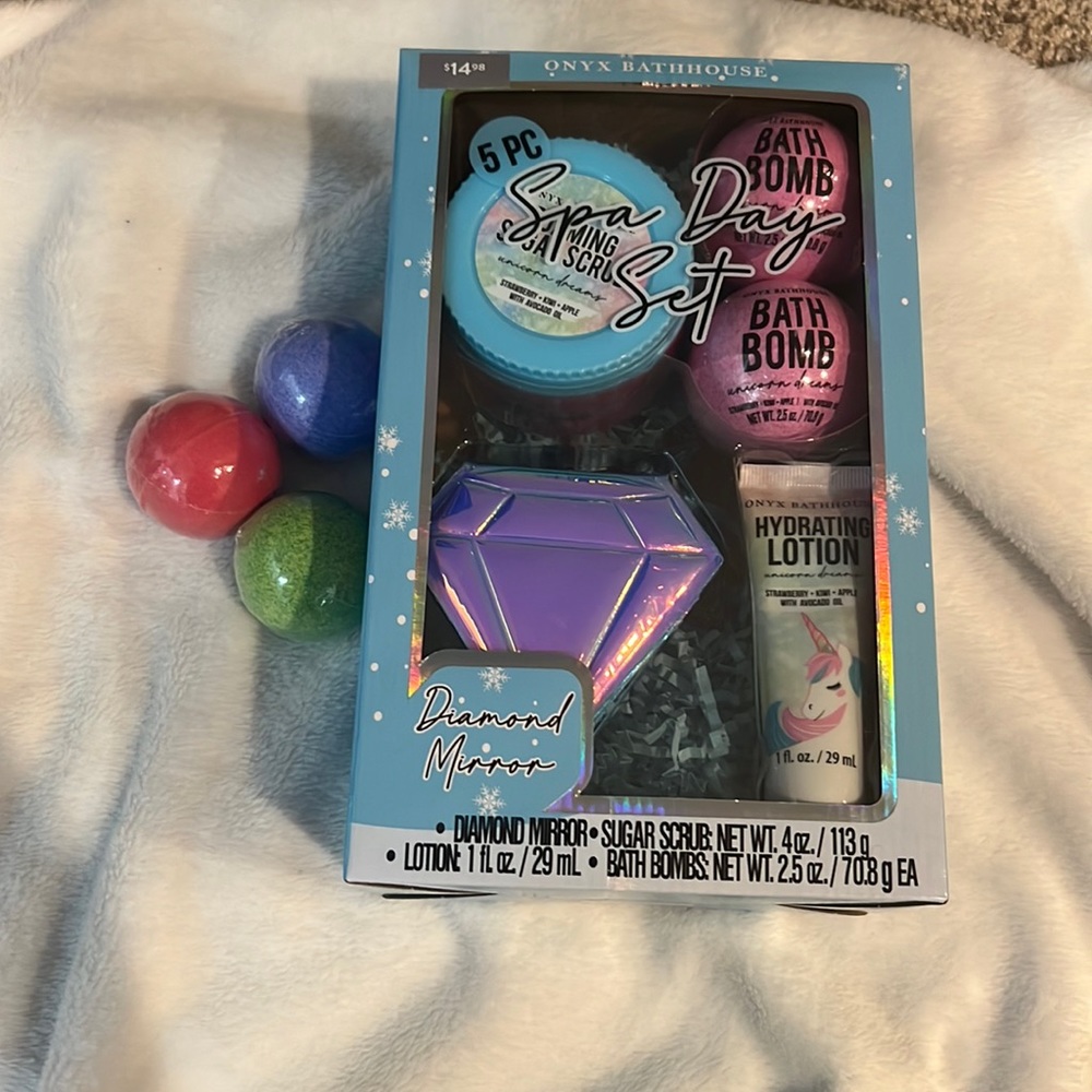 bath set- brand new